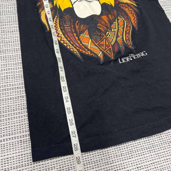 Disney black Tribal the Lion King Shirt sz small - Picture 6 of 6